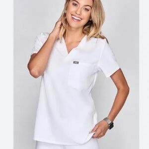 FIGS Catarina One Pocket Scrub Top BNWT White Size XS